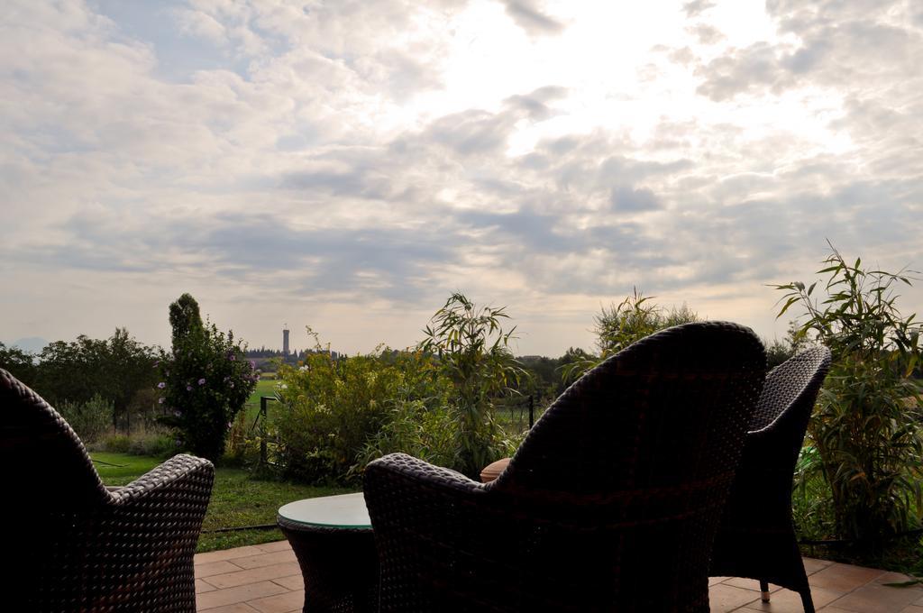 ديسينسانو ديل غاردا Monte Maino Bed & Breakfast الغرفة الصورة