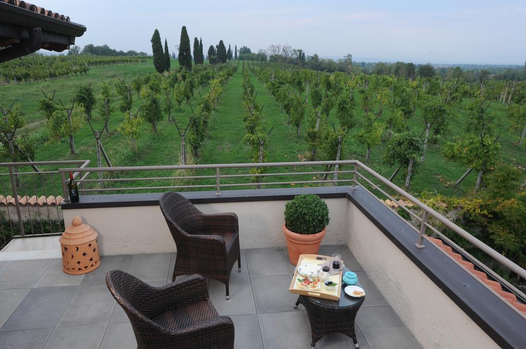 ديسينسانو ديل غاردا Monte Maino Bed & Breakfast المظهر الخارجي الصورة